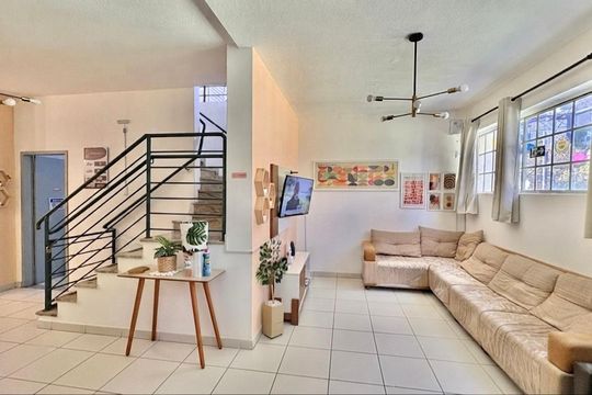 Sala  de casa à venda com 7 quartos, 236m² em Serra, Belo Horizonte
