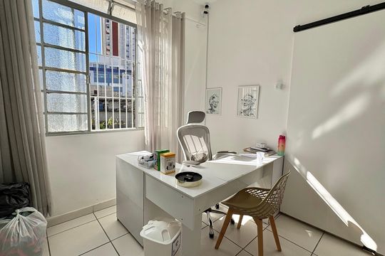 Quarto de casa à venda com 7 quartos, 236m² em Serra, Belo Horizonte