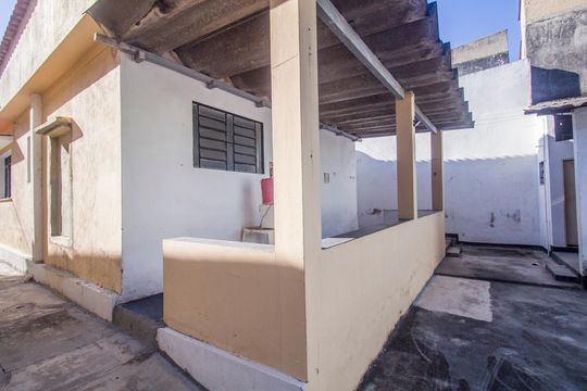 Área externa de casa para alugar com 2 quartos, 150m² em Bento Ribeiro, Rio de Janeiro