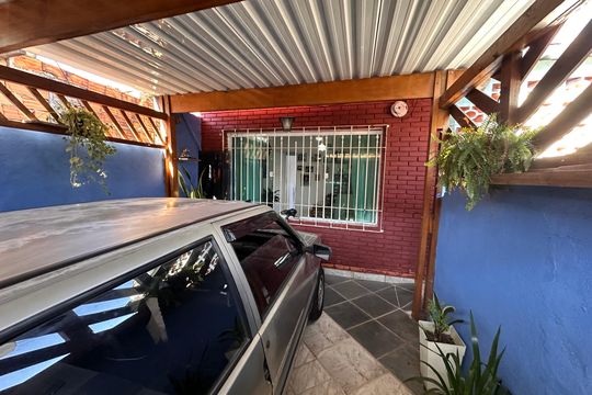 Garagem de casa para alugar com 3 quartos, 70m² em Parque Maria Domitila, São Paulo