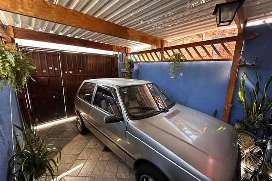 Garagem de casa para alugar com 3 quartos, 70m² em Parque Maria Domitila, São Paulo