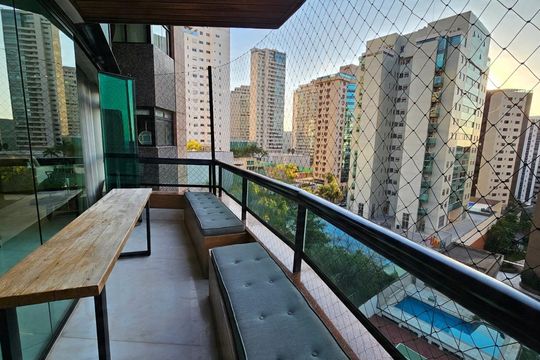 varanda de apartamento à venda com 4 quartos, 185m² em Belvedere, Belo Horizonte