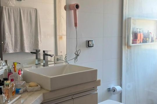 banheiro 3 de apartamento à venda com 4 quartos, 185m² em Belvedere, Belo Horizonte