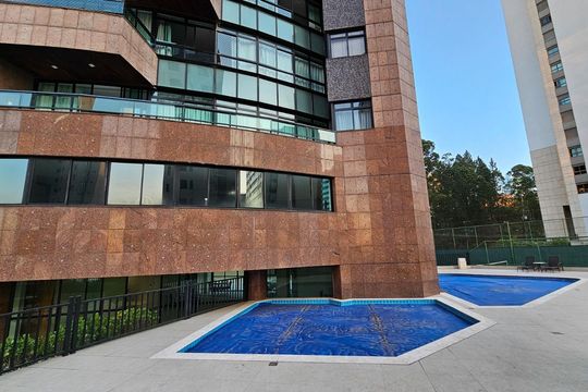 Área comum - Piscina de apartamento à venda com 4 quartos, 185m² em Belvedere, Belo Horizonte
