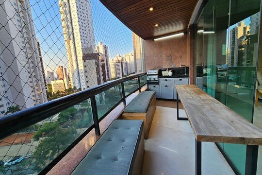 varanda de apartamento à venda com 4 quartos, 185m² em Belvedere, Belo Horizonte