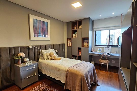 Quarto de apartamento à venda com 4 quartos, 185m² em Belvedere, Belo Horizonte