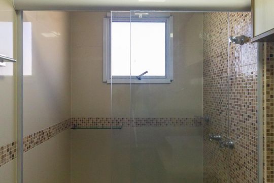 Banheiro da Suíte de apartamento para alugar com 2 quartos, 69m² em Tatuapé, São Paulo