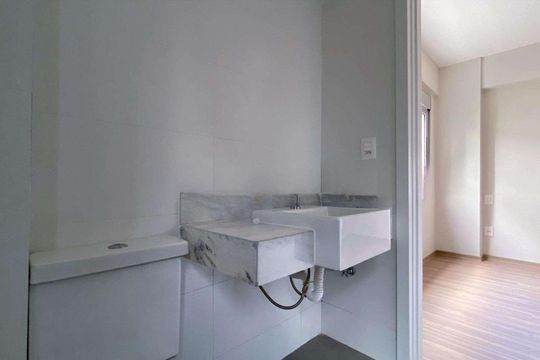 Banheiro da Suíte de apartamento para alugar com 2 quartos, 65m² em Lourdes, Belo Horizonte