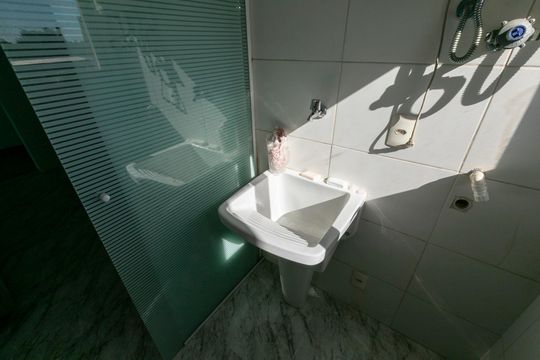 ÁREA DE SERVIÇO de apartamento para alugar com 2 quartos, 64m² em Taquaral, Campinas