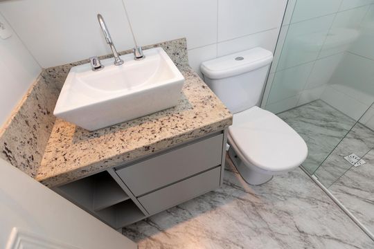BANHEIRO SOCIAL de apartamento para alugar com 2 quartos, 64m² em Taquaral, Campinas