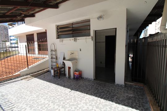 Área de Serviço de casa para alugar com 2 quartos, 100m² em Jardim Sao Dimas, São José dos Campos