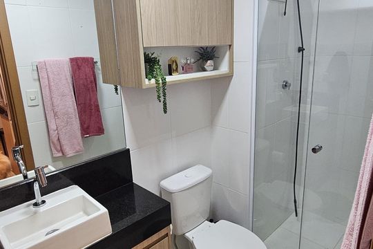 Banheiro de apartamento à venda com 1 quarto, 37m² em Centro, Guarulhos