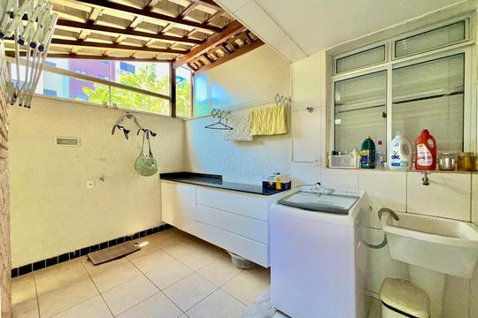 Área de serviço de apartamento à venda com 4 quartos, 180m² em Pampulha, Belo Horizonte