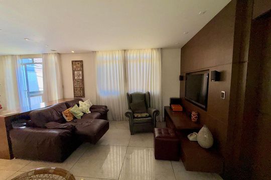 Apartamento à venda com 4 quartos, 180m² em Pampulha, Belo Horizonte