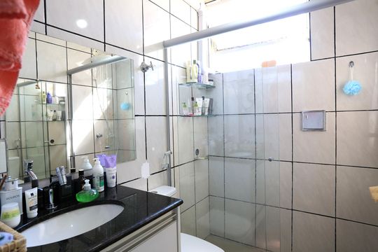 Banheiro de apartamento à venda com 2 quartos, 82m² em Sagrada Família, Belo Horizonte