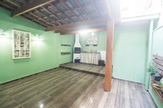 Quintal de casa à venda com 3 quartos, 176m² em Parque Viana, Barueri