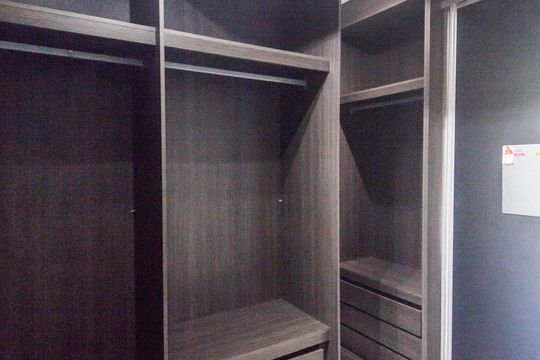 Closet da suíte de casa à venda com 3 quartos, 176m² em Parque Viana, Barueri