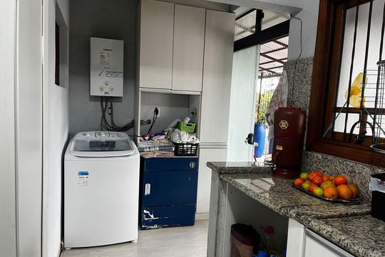 Área de Serviço de casa à venda com 2 quartos, 273m² em Rubem Berta, Porto Alegre