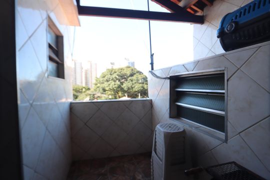 Lavanderia - Casa 1 de casa à venda com 4 quartos, 237m² em Vila Paulo Silas, São Paulo