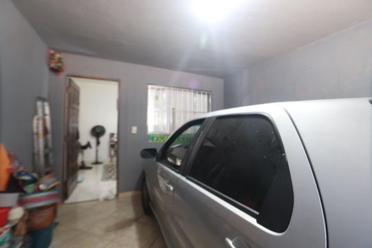Garagem de casa à venda com 4 quartos, 237m² em Vila Paulo Silas, São Paulo