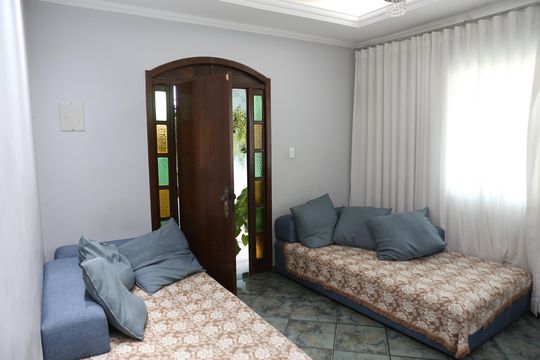 Sala de casa à venda com 3 quartos, 210m² em Bonsucesso, Belo Horizonte