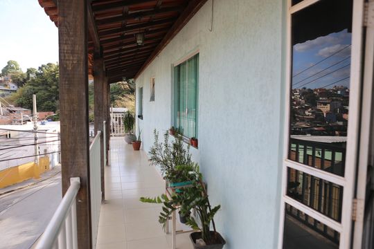 Varanda de casa à venda com 3 quartos, 210m² em Bonsucesso, Belo Horizonte