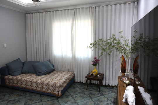 Sala de casa à venda com 3 quartos, 210m² em Bonsucesso, Belo Horizonte