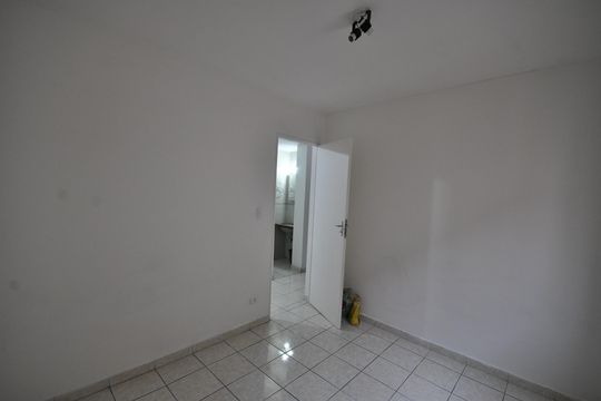 Quarto 1 de apartamento para alugar com 2 quartos, 48m² em Jardim Martins Silva, São Paulo