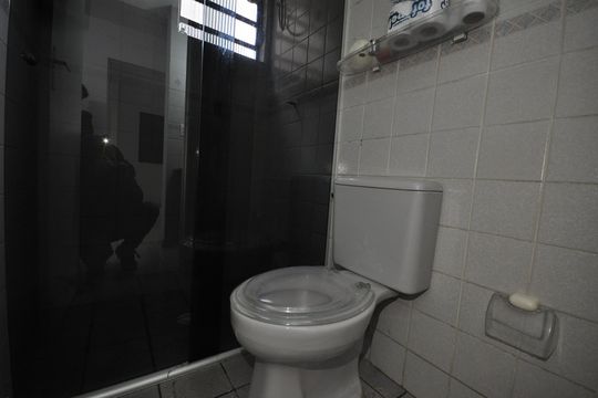 Banheiro de apartamento para alugar com 2 quartos, 48m² em Jardim Martins Silva, São Paulo