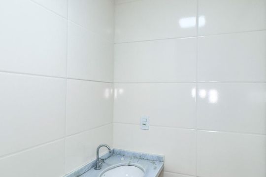 Banheiro de apartamento para alugar com 2 quartos, 42m² em Vila das Belezas, São Paulo