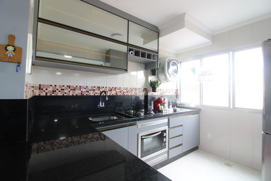 Cozinha de apartamento à venda com 2 quartos, 40m² em Vila Domitila, São Paulo