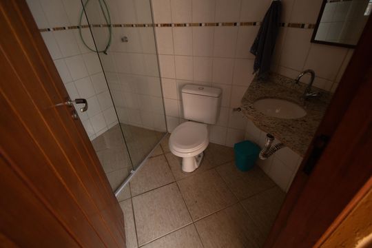 Banheiro 3 de casa de condomínio para alugar com 4 quartos, 458m² em Residencial Sao Paulo, Jacareí