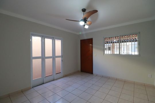 Casa para alugar com 3 quartos, 125m² em Jardim Irajá, Ribeirão Preto