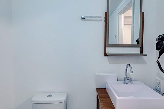 Banheiro de kitnet/studio para alugar com 1 quarto, 25m² em Penha de França, São Paulo