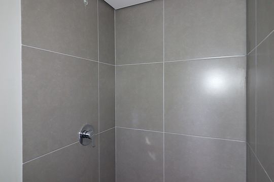 Banheiro de kitnet/studio à venda com 1 quarto, 29m² em Jardim do Salso, Porto Alegre