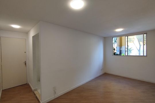 Sala de apartamento para alugar com 2 quartos, 48m² em Jardim Vergueiro, São Paulo