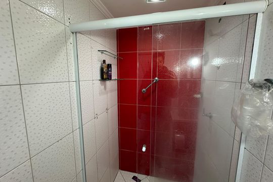 Banheiro da Suíte 3 de apartamento para alugar com 3 quartos, 165m² em Itararé, São Vicente