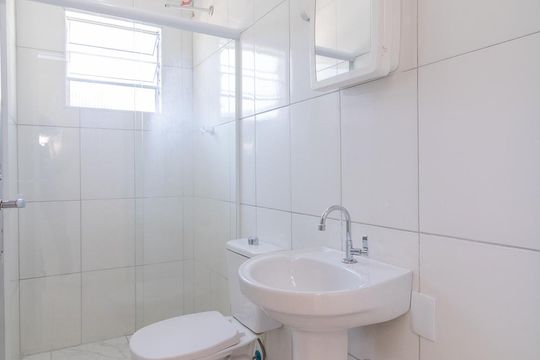 Banheiro de casa para alugar com 1 quarto, 45m² em Jardim Gonzaga, São Paulo