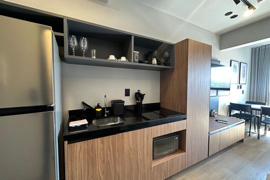 Cozinha de apartamento à venda com 1 quarto, 25m² em Melville Empresarial Ii, Barueri