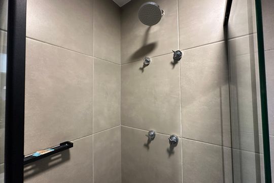 Banheiro de apartamento à venda com 1 quarto, 25m² em Melville Empresarial Ii, Barueri