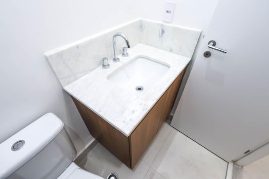 Banheiro de kitnet/studio para alugar com 1 quarto, 24m² em Jardim Vila Mariana, São Paulo
