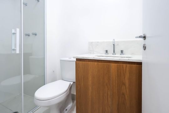 Banheiro de kitnet/studio para alugar com 1 quarto, 24m² em Jardim Vila Mariana, São Paulo
