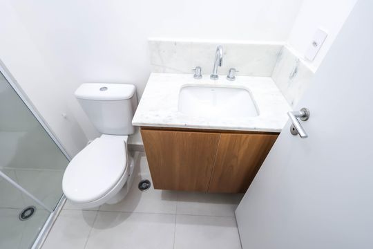 Banheiro de kitnet/studio para alugar com 1 quarto, 24m² em Jardim Vila Mariana, São Paulo