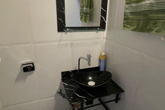 Banheiro de apartamento para alugar com 1 quarto, 25m² em Copacabana, Rio de Janeiro