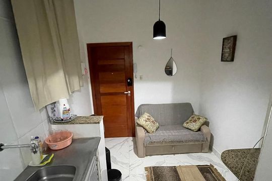 Cozinha de apartamento para alugar com 1 quarto, 25m² em Copacabana, Rio de Janeiro