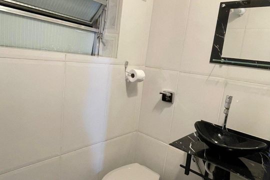 Banheiro de apartamento para alugar com 1 quarto, 25m² em Copacabana, Rio de Janeiro