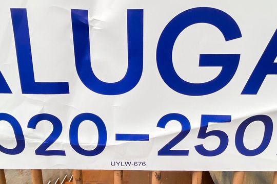 Placa  de casa para alugar com 1 quarto, 65m² em Vila Rio Branco, São Paulo