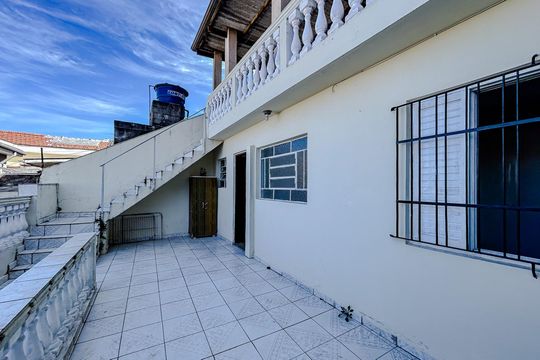 Área externa de casa para alugar com 3 quartos, 100m² em Vila Santa Isabel, São Paulo