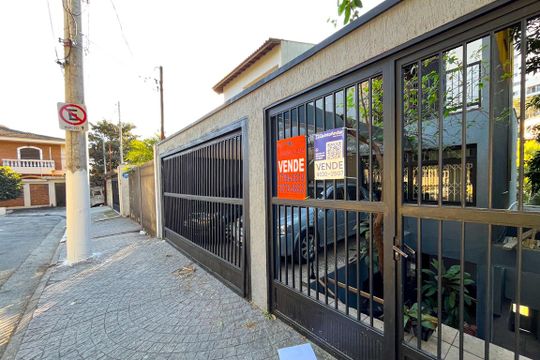 Fachada de casa à venda com 3 quartos, 300m² em Vila Albertina, São Paulo