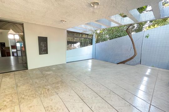 Garagem de casa à venda com 3 quartos, 300m² em Vila Albertina, São Paulo